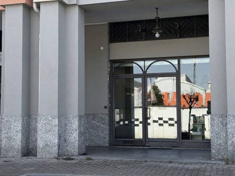 Negozio Via Emilia, 7, Buccinasco