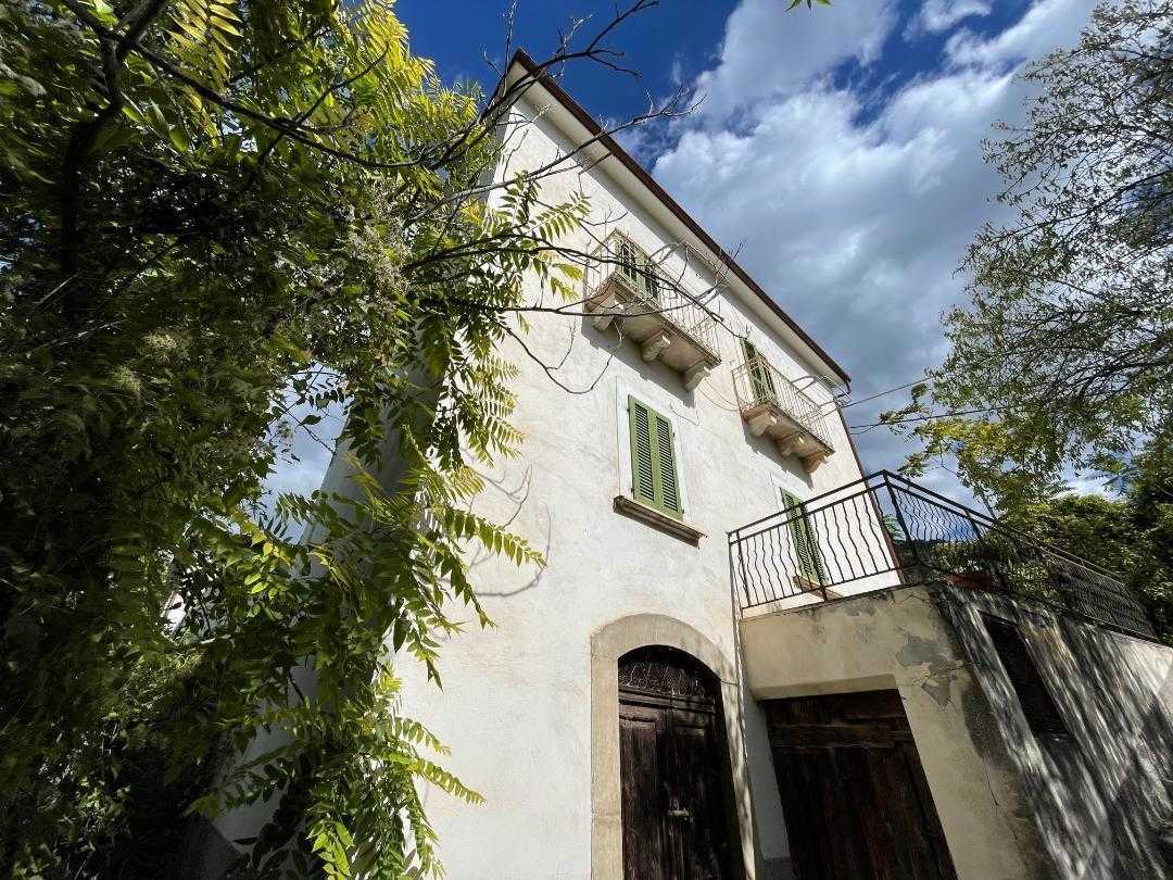 Casa indipendente Via dei Cappuccini, Ofena
