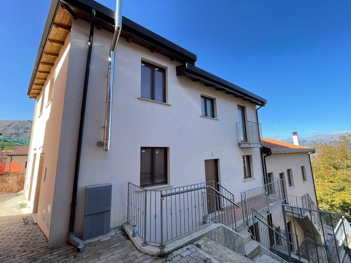 Casa indipendente Via della Chiesa, L'Aquila