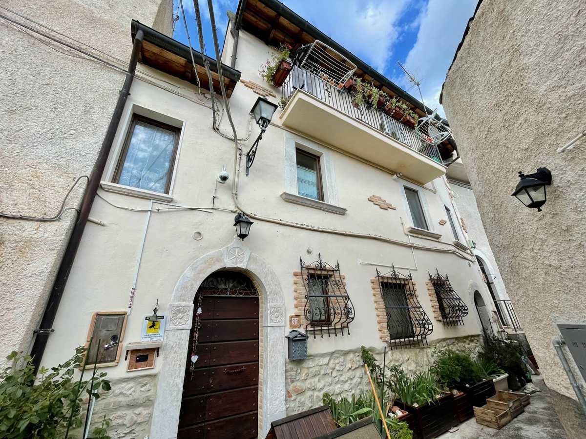Casa indipendente Via della Chiesa, Fagnano Alto