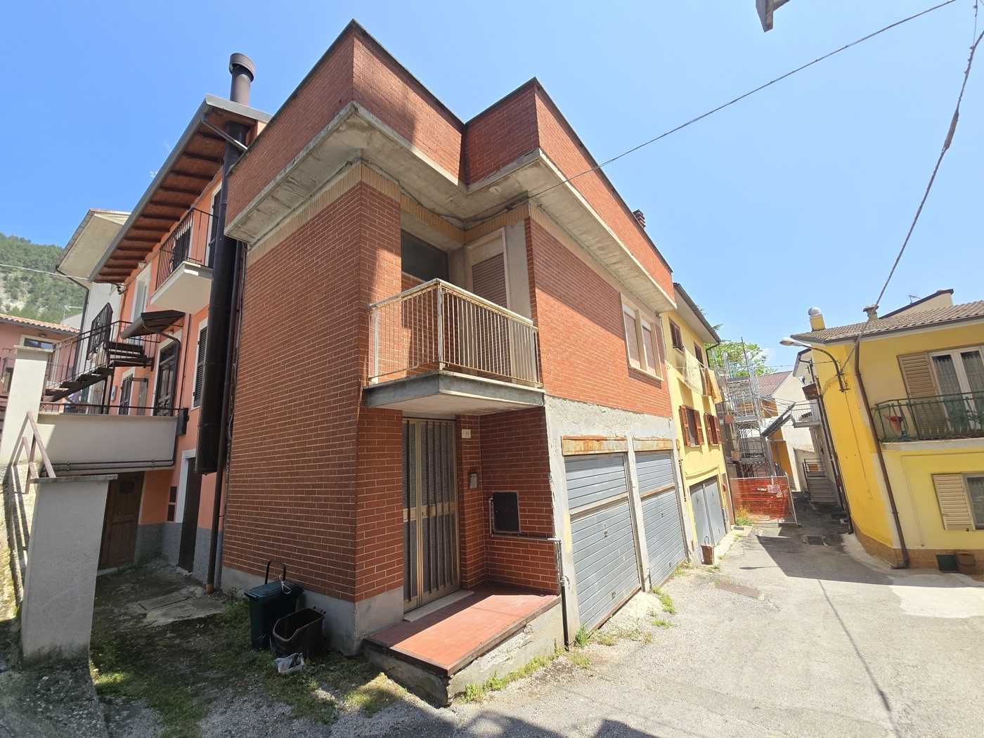 Casa indipendente Via di Carlo, Pizzoli
