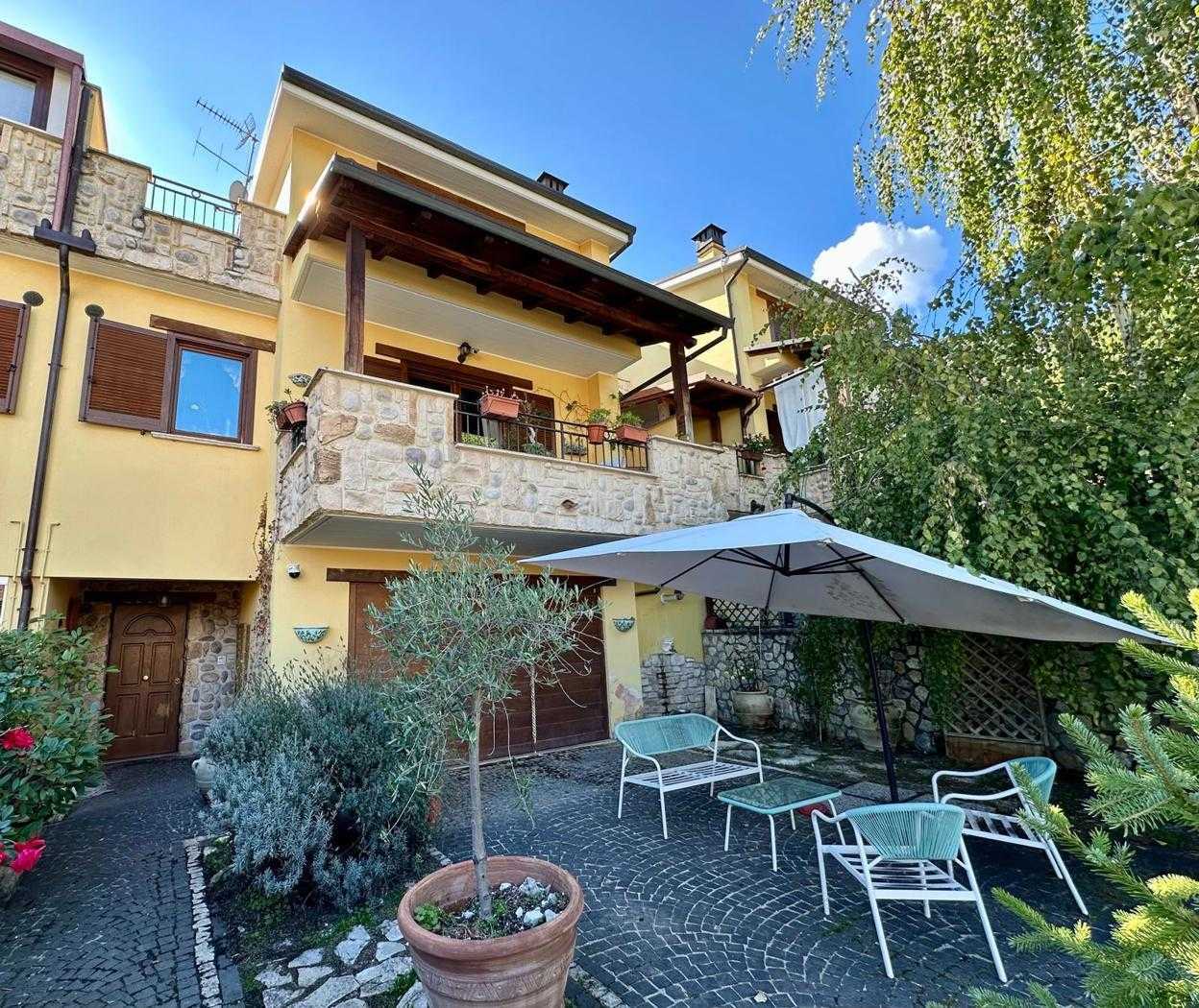 Porzione di casa Via Vascarella, L'Aquila