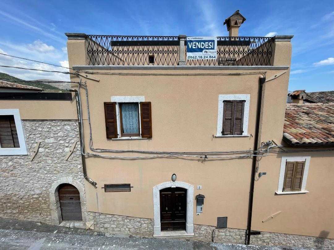 Casa indipendente Via Benedetto de Bartholomeis, Carapelle Calvisio