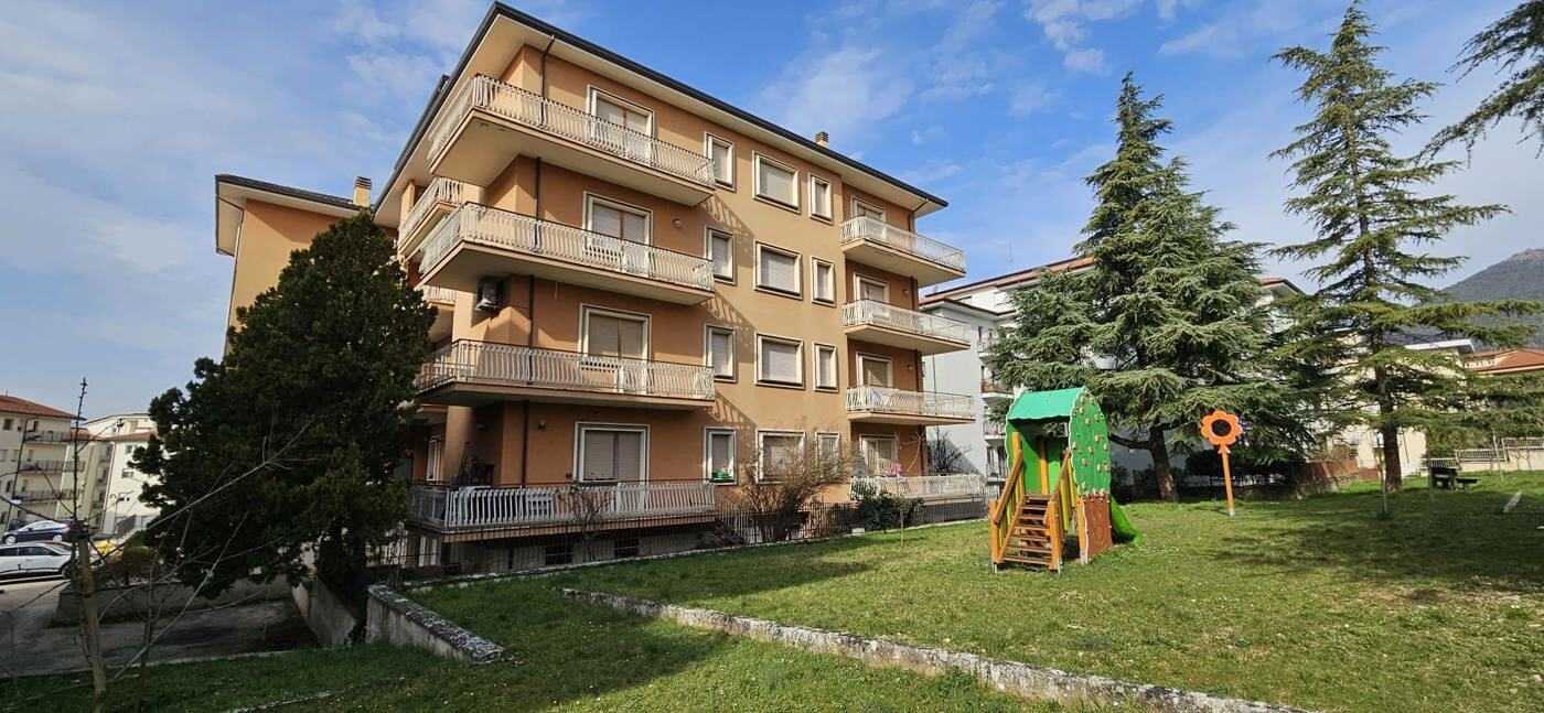 Appartamento Viale Caduti di Via Fani, L'Aquila