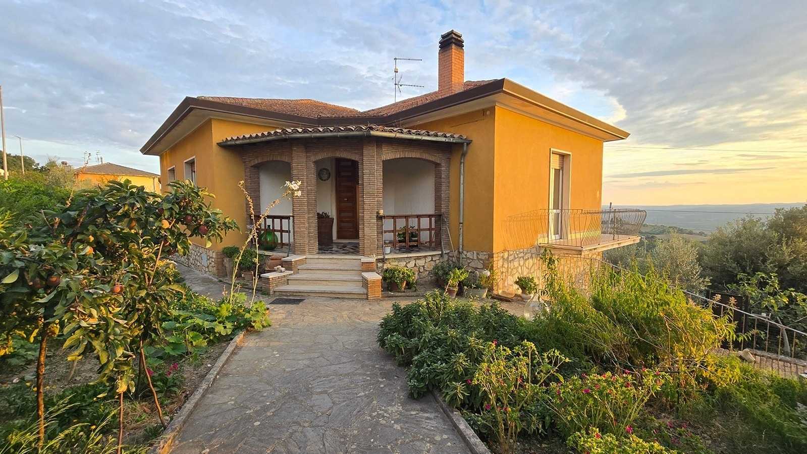 Casa indipendente Via Pagliericci, Montecchio