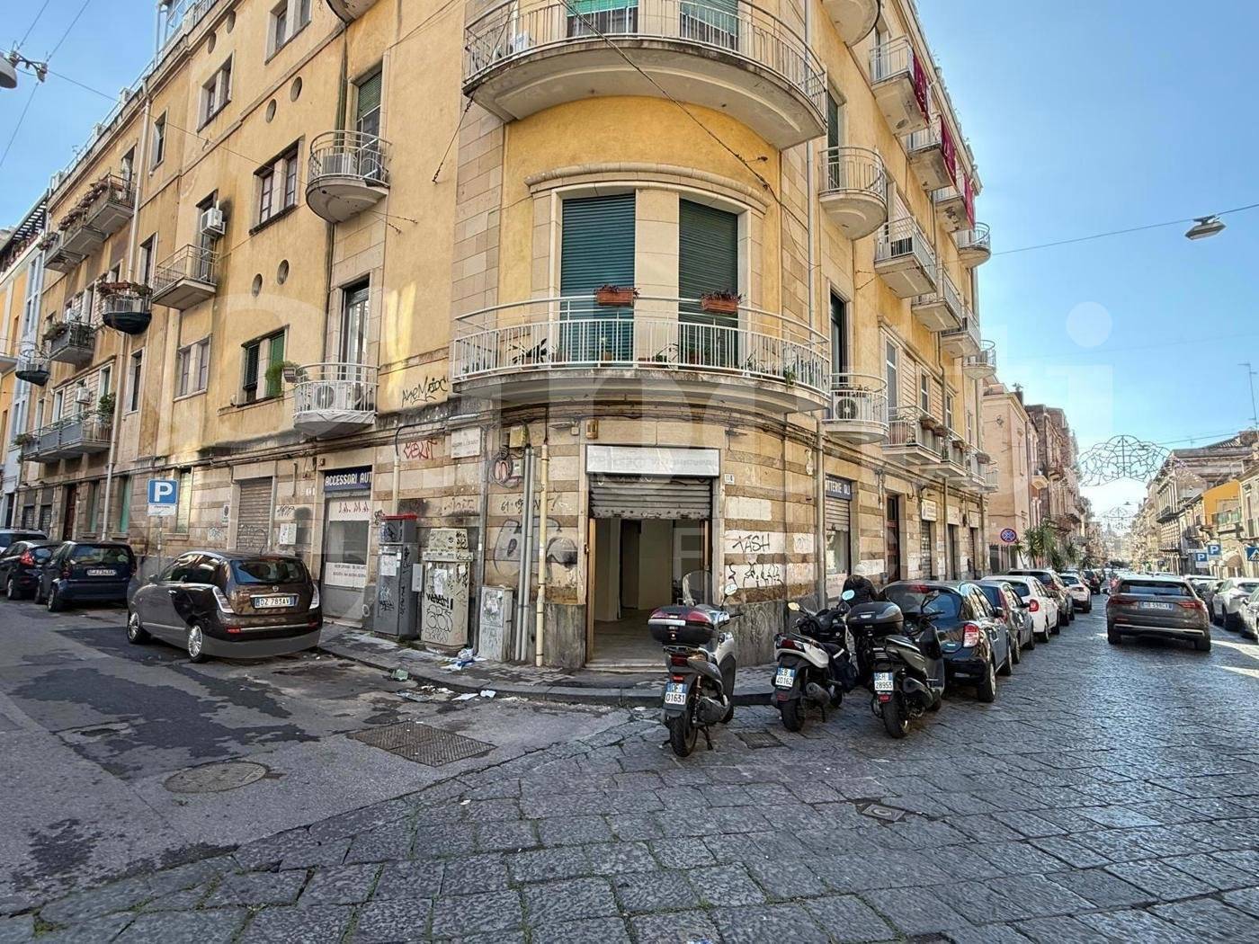 Negozio Via Caronda, 110b, Catania