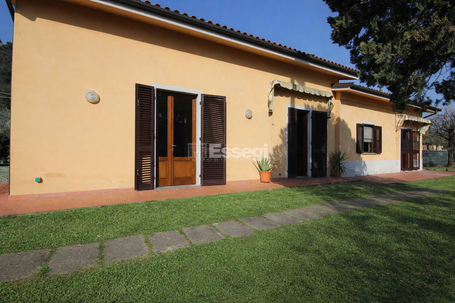 Casa indipendente Via di Tiglio, Capannori