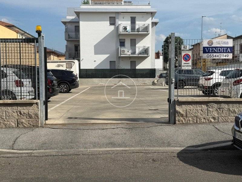 Box - Garage - Posto Auto Galciana, Prato