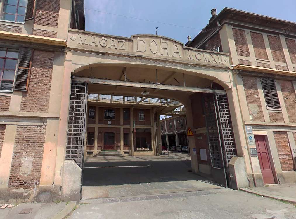 Magazzino - Deposito Torino,  68, Torino