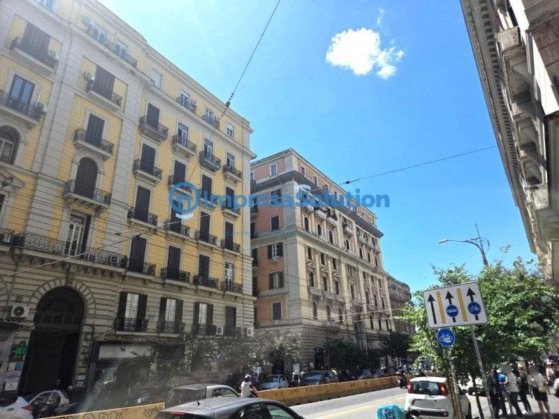 Negozio Porto, Napoli