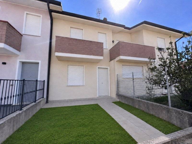 Casa Bi - Trifamiliare Porto Viro - Centro, Porto Viro