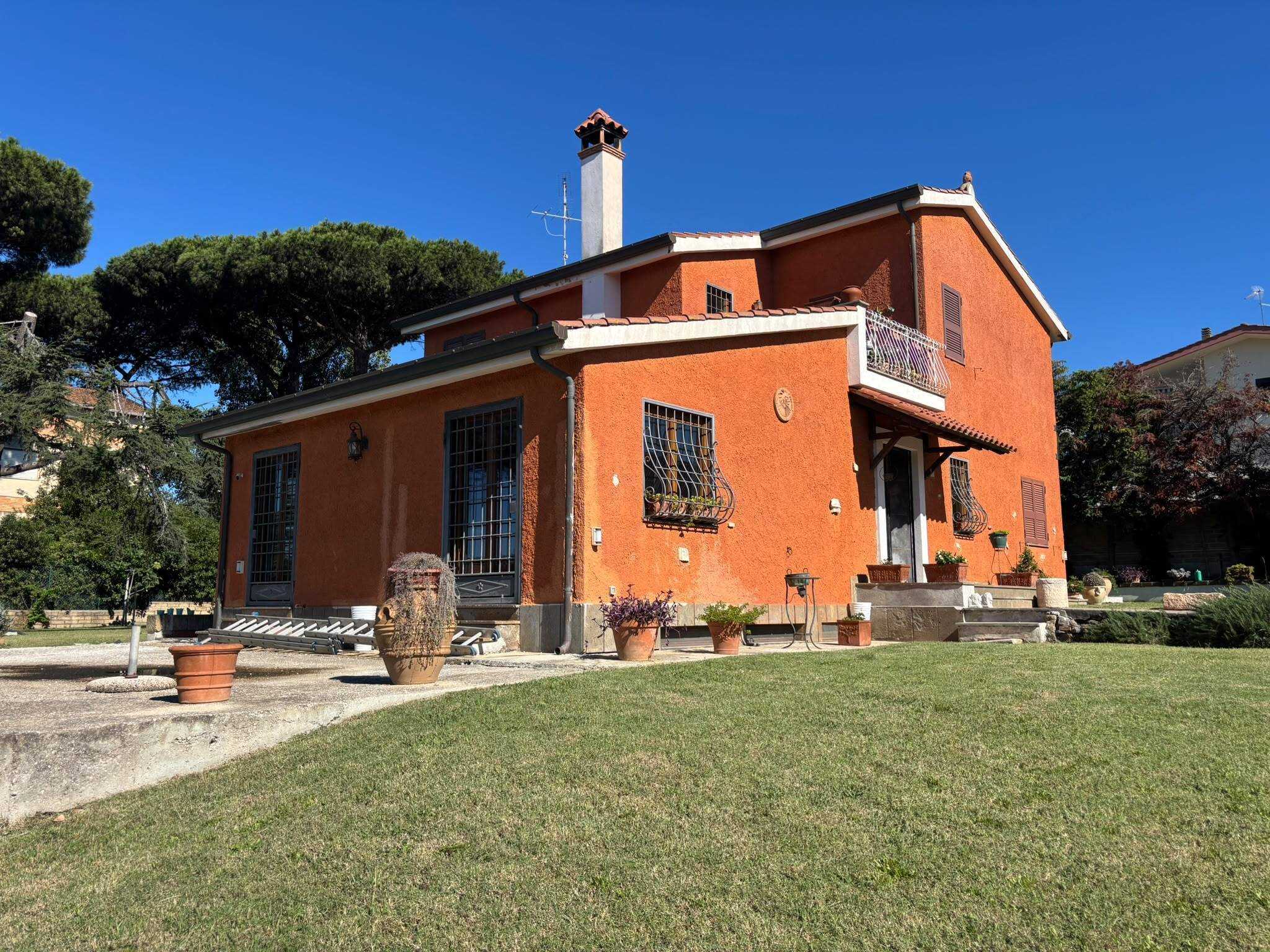 Casa indipendente Viale Roma, Anzio