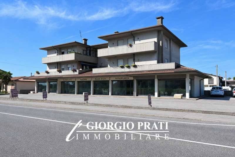 Negozio Via Cavalieri di Vittorio Veneto, Rosà