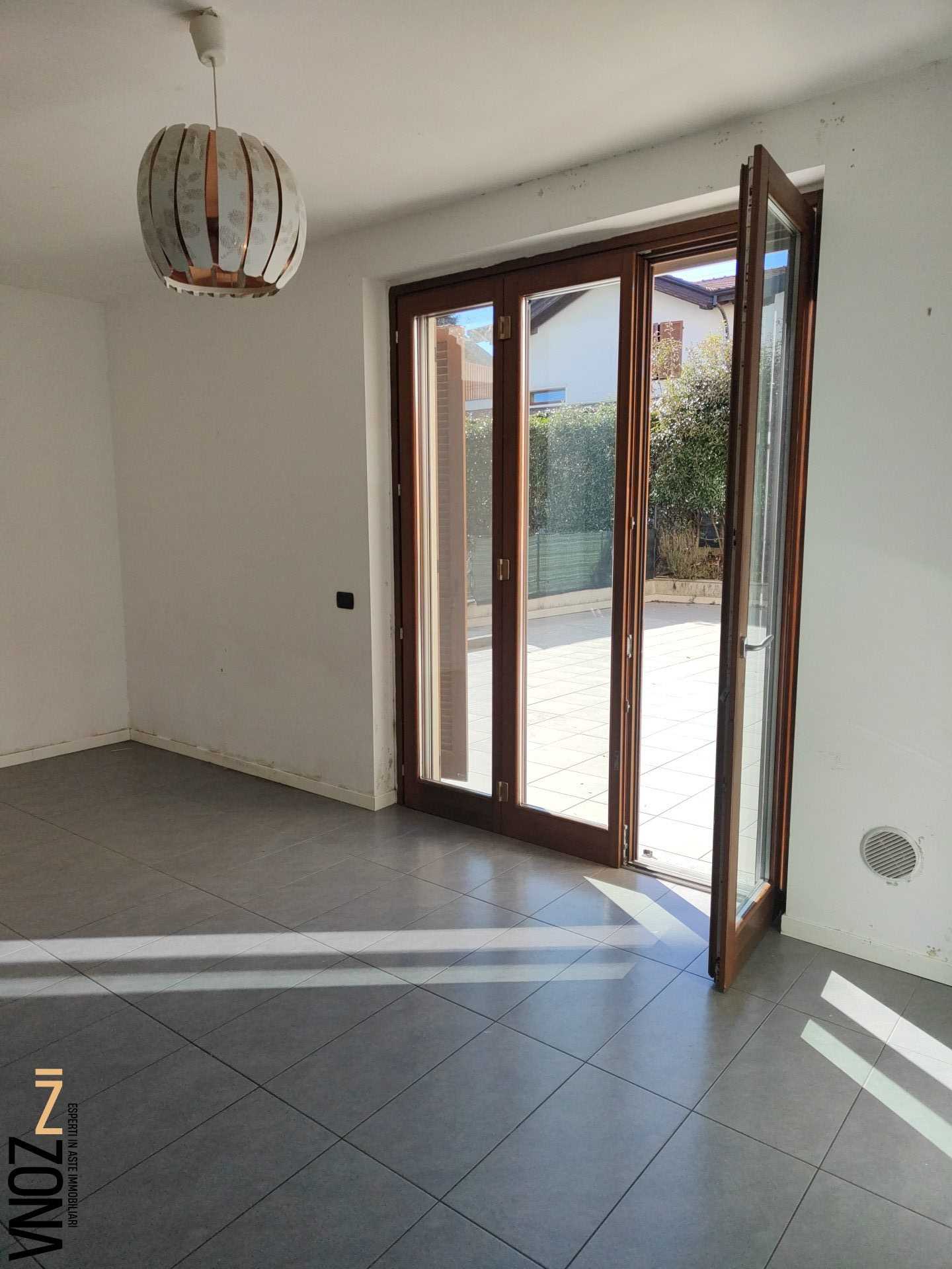 Appartamento via Papa Giovanni Paolo II, Lomazzo