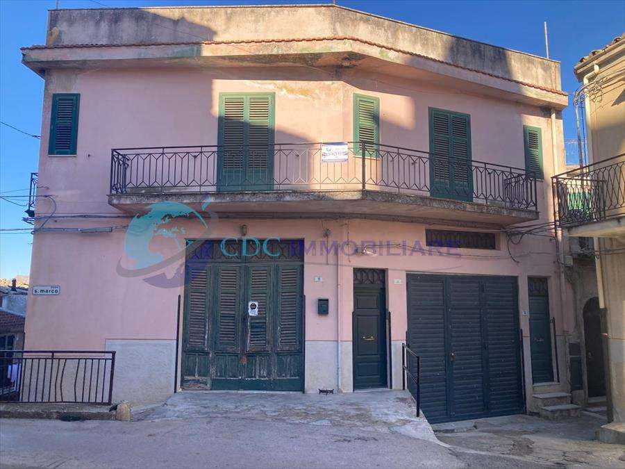 Appartamento Piazza San Marco 5, Vicari