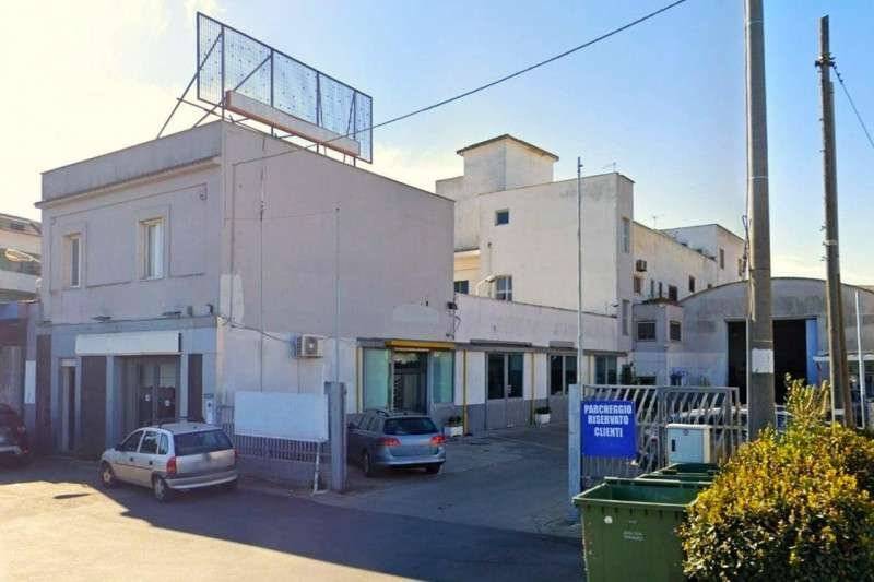 Capannone Via Cesare Battisti, 5272, Taranto
