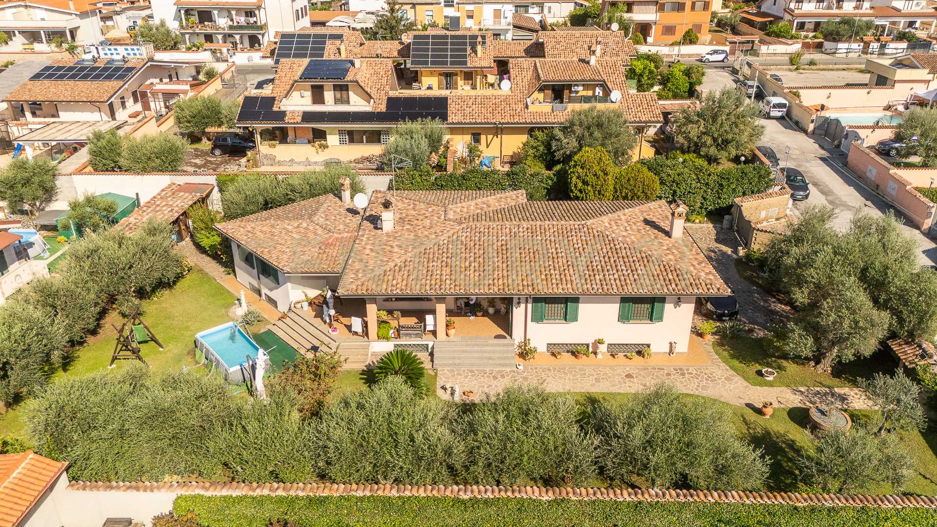 Casa indipendente via siracusa, Ardea
