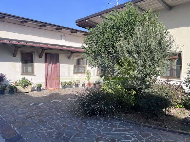 Casa Bi - Trifamiliare SP8, Casaloldo