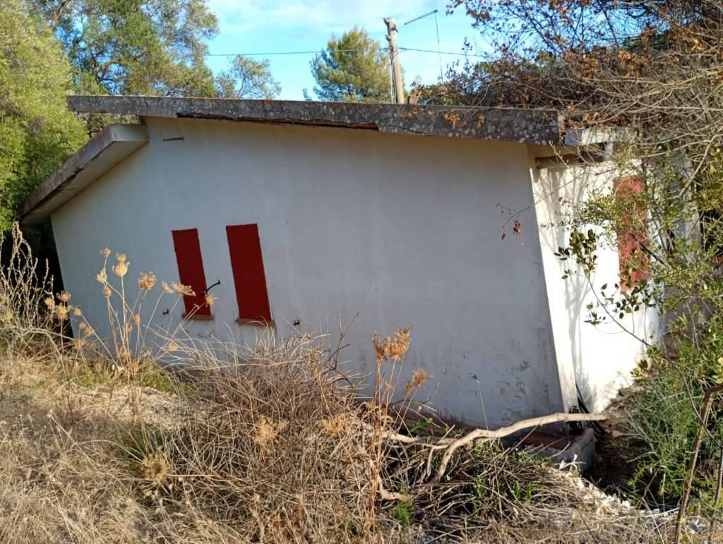 Casa indipendente, Iglesias