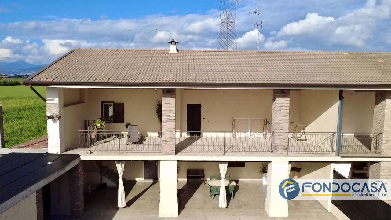 Rustico, Chiari