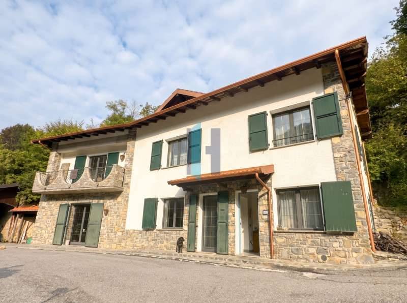 Villa Via Don Squaratti, Capovalle