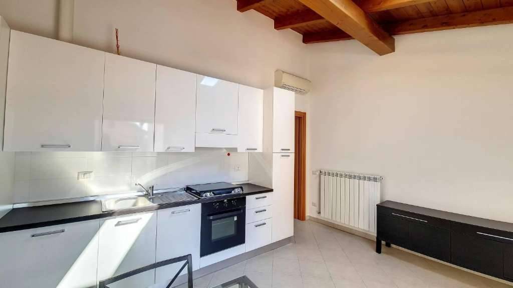 Appartamento Via Camillo Chiesa, Pogliano Milanese