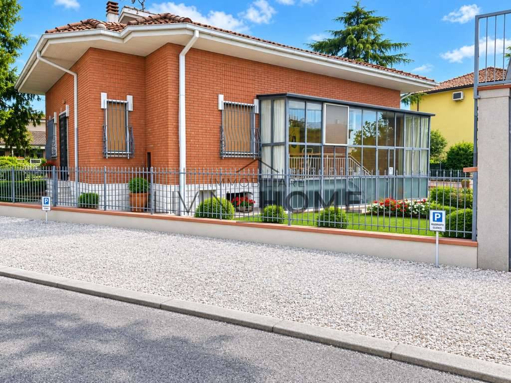 Casa indipendente Via Bertinoro di Monticino, 53, Cesena