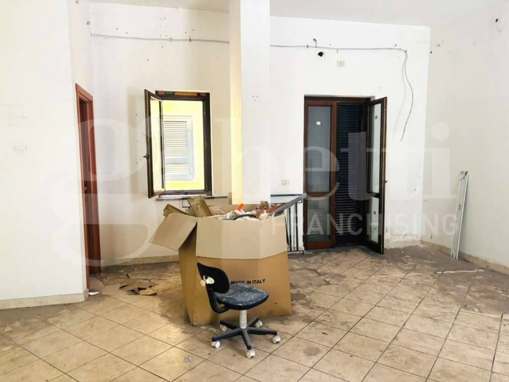 Negozio Via Santa Maria ai Monti, Napoli
