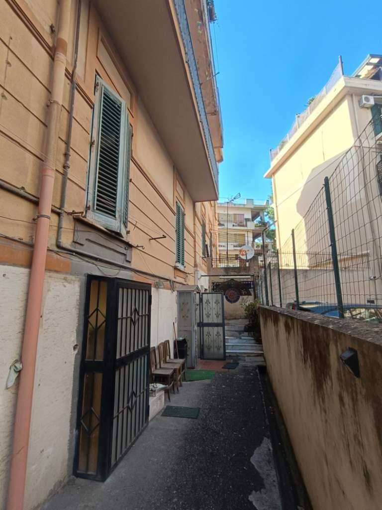 Appartamento Via Santi Crispino e Crispiniano, 27, Messina