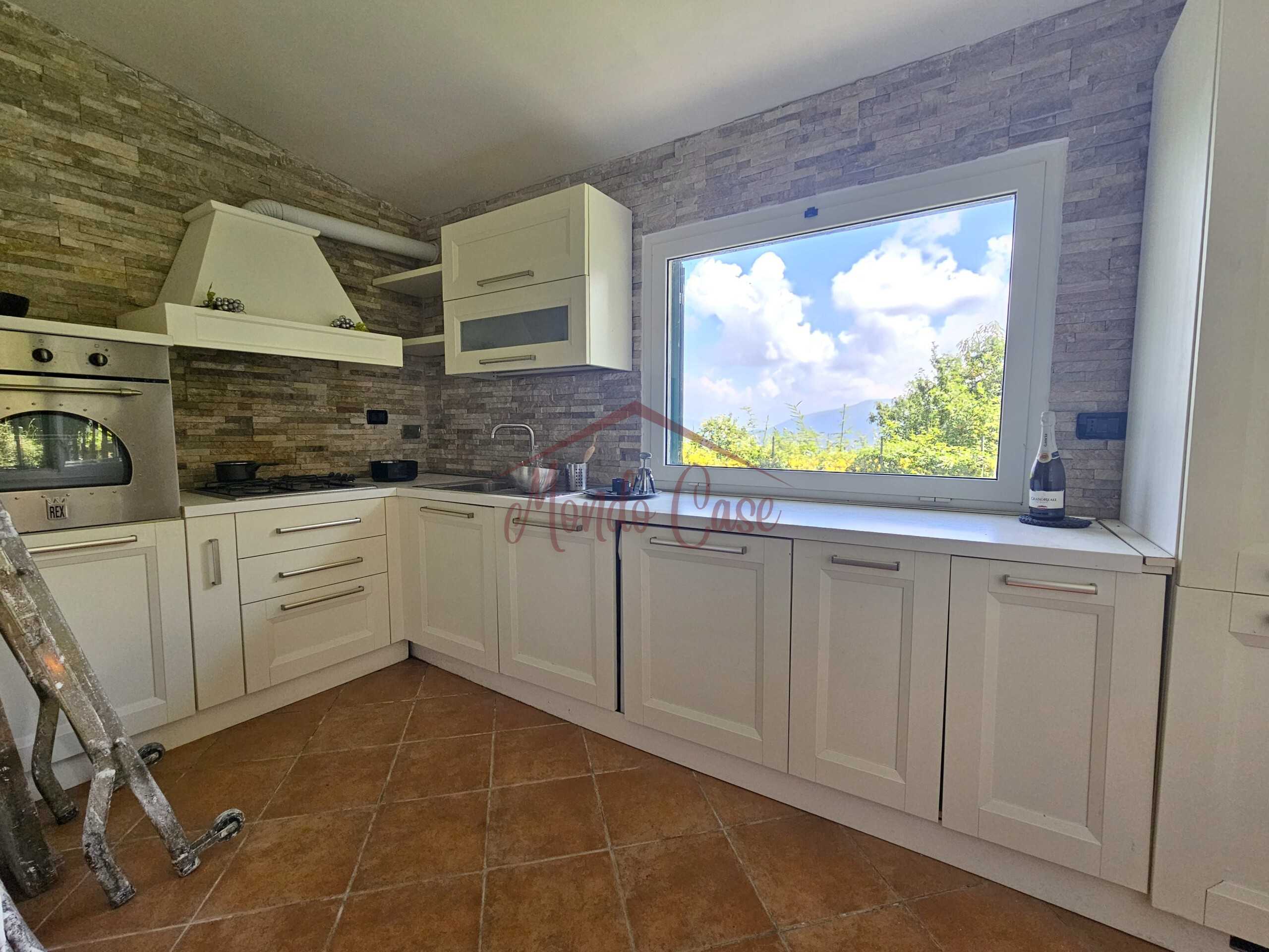 Casa indipendente Via Montallegro, Vezzano Ligure