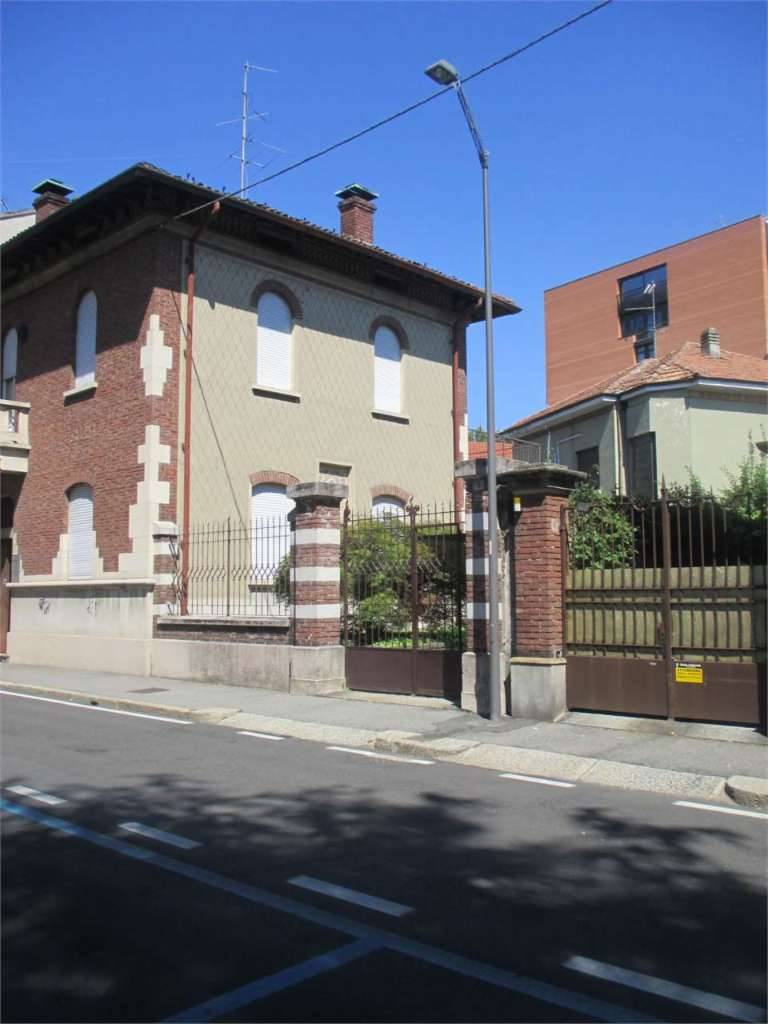 Villa Via Francesco Poma, 1, Gallarate