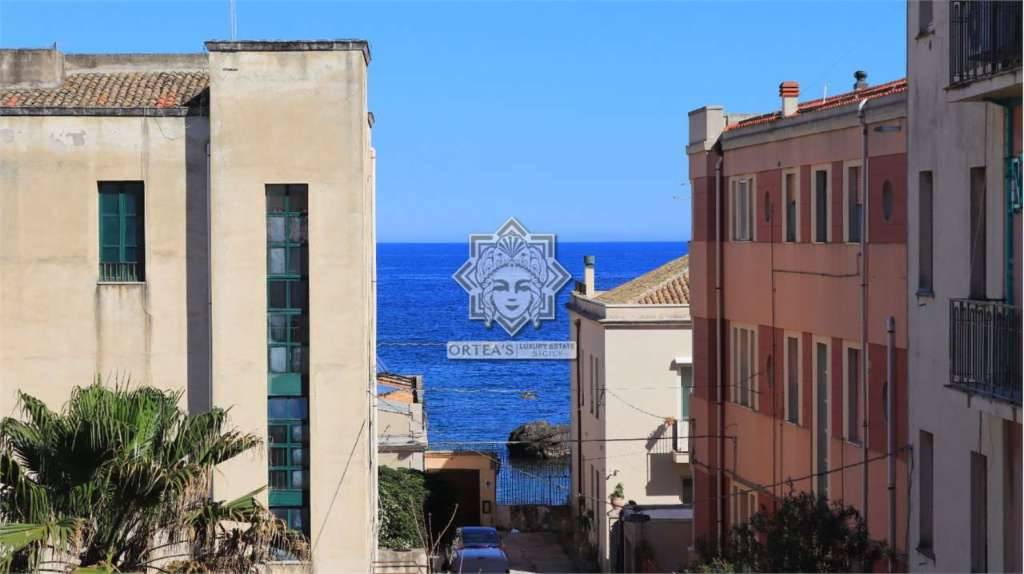 Palazzo - Stabile Riviera, Siracusa