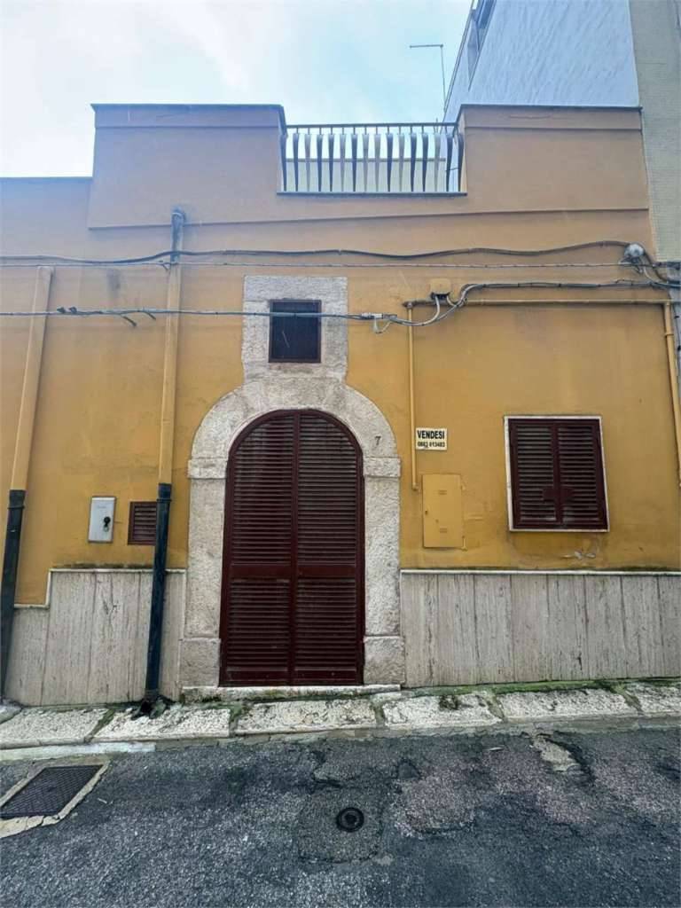 Casa indipendente Strada Statale 93 Appulo Lucana, Canosa di Puglia