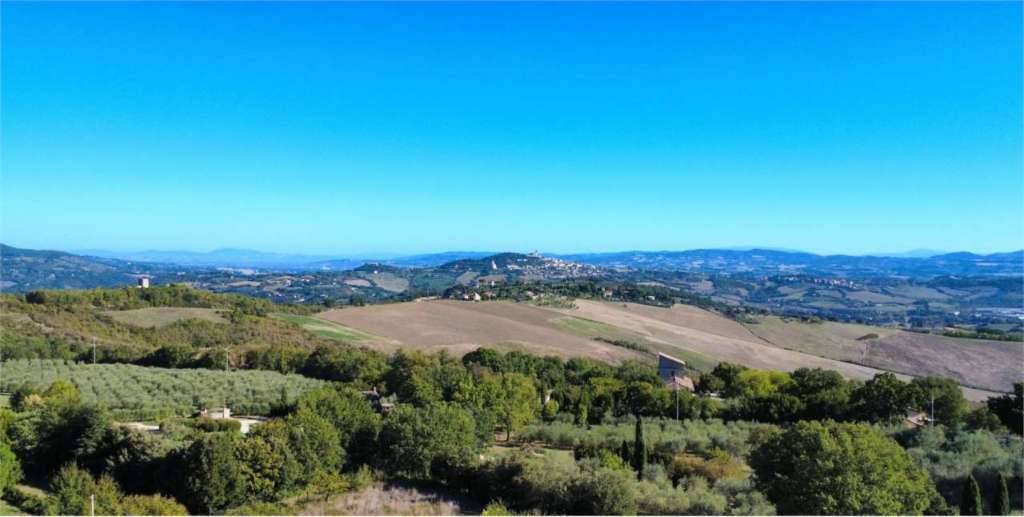Terreno edificabile Romazzano, Todi