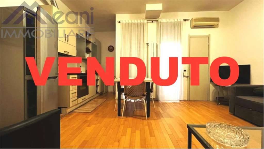 Appartamento Via Sporting Mirasole, Opera