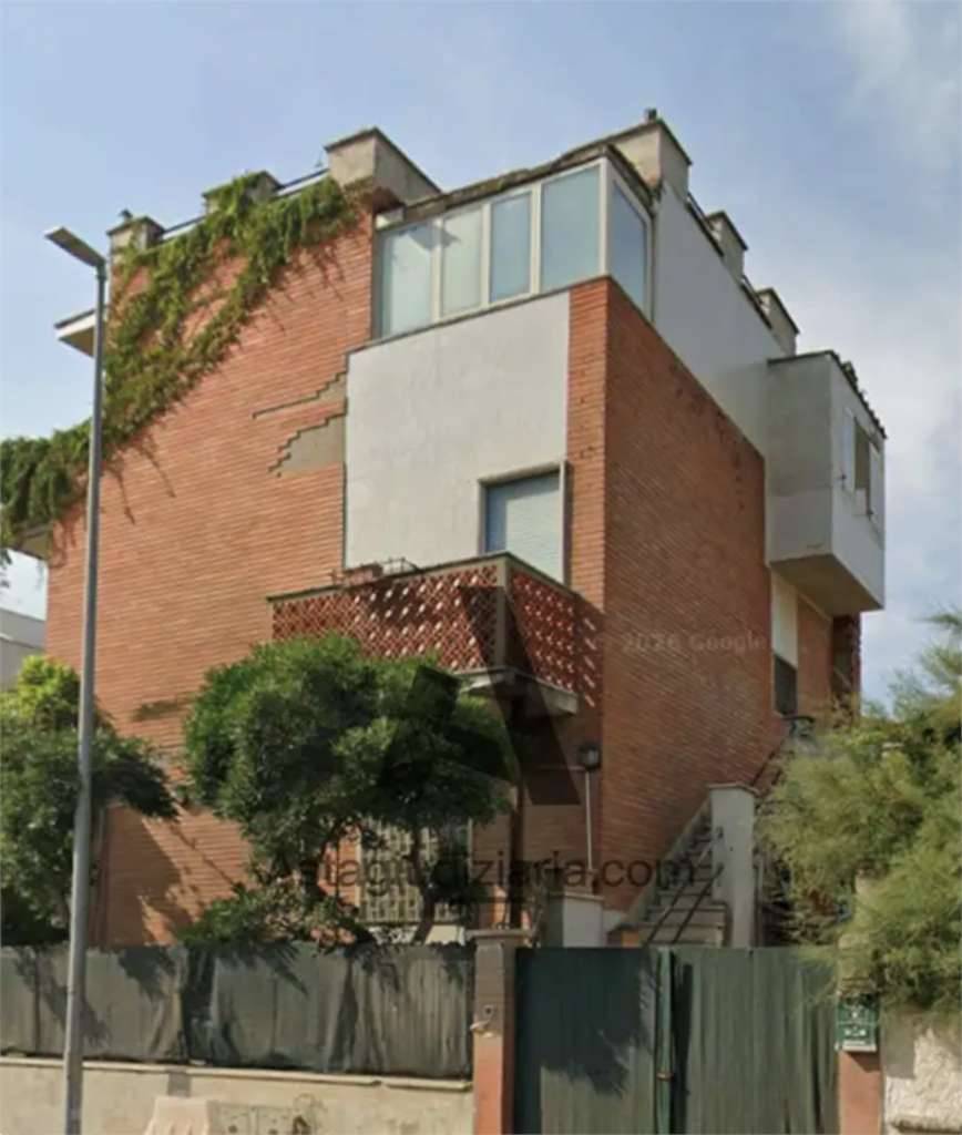 Casa indipendente Via Toledo, 2, Pomezia