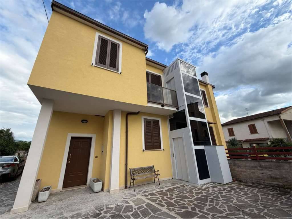 Porzione di casa Via Tuderte, Spoleto