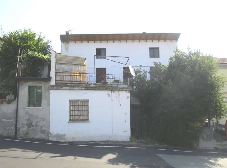 Villa Viale Antonio Gramsci, 2, Ziano Piacentino