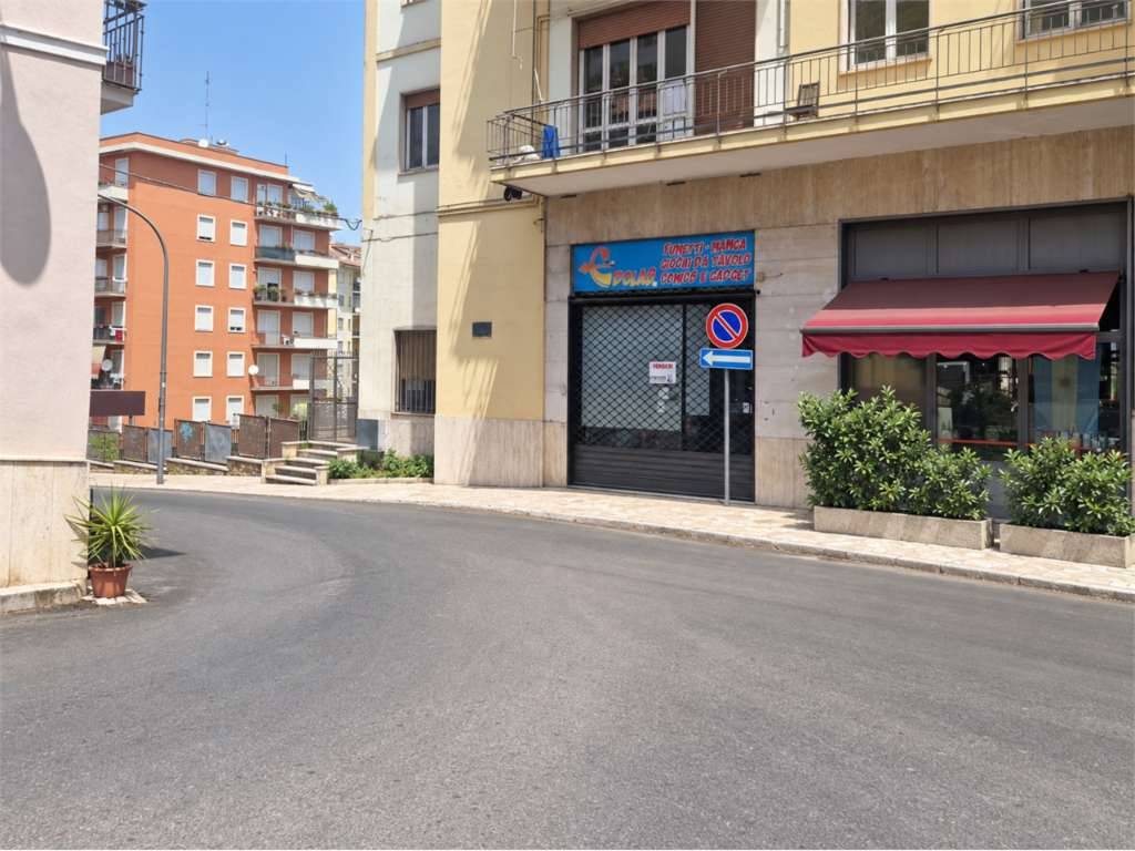Negozio Via Fosse Ardeatine, Frosinone