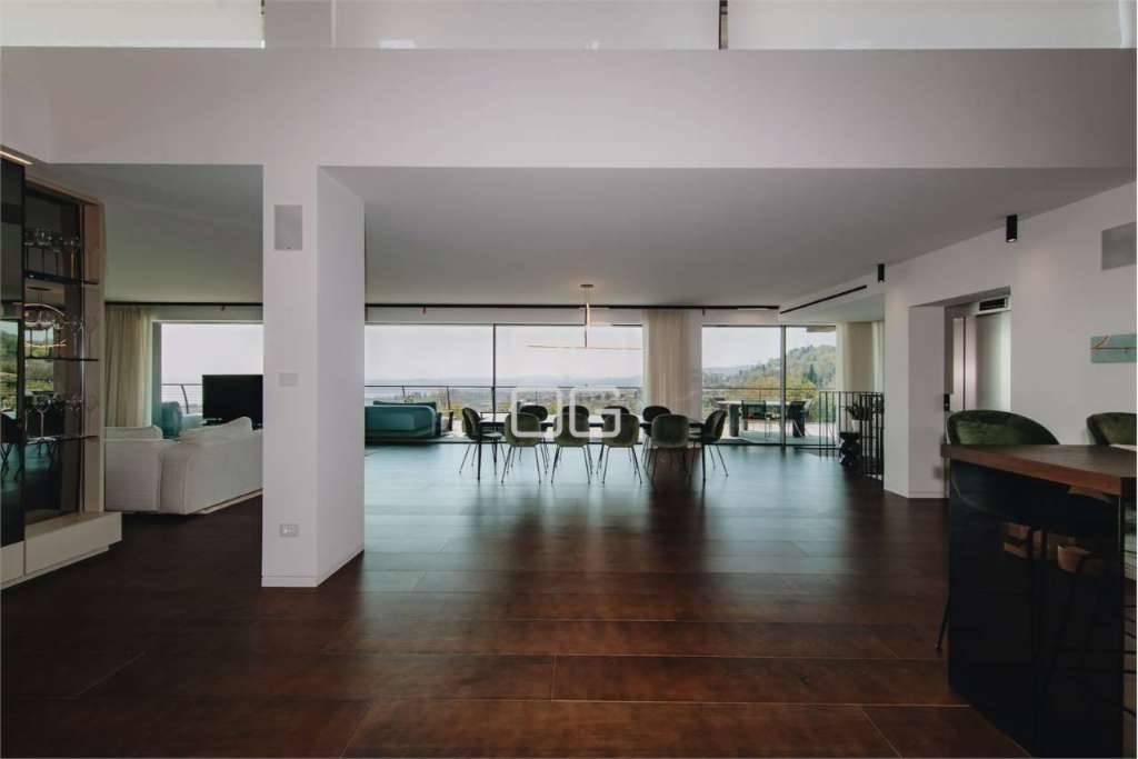 Villa, Padenghe sul Garda