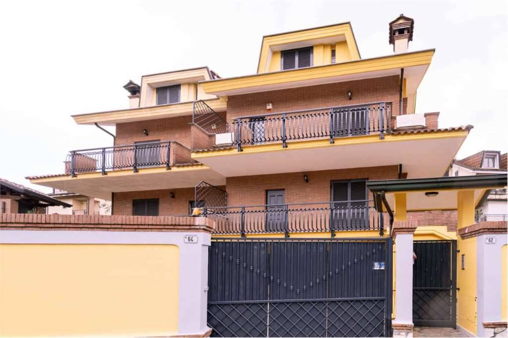 Casa Bi - Trifamiliare, Frosinone
