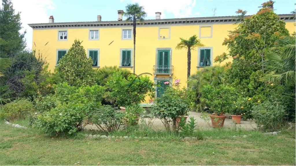 Villa Via della Chiesa di Saltocchio, Lucca