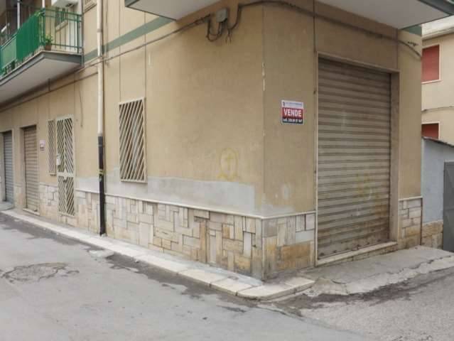 Magazzino - Deposito Strada Statale 93 Appulo Lucana, Canosa di Puglia