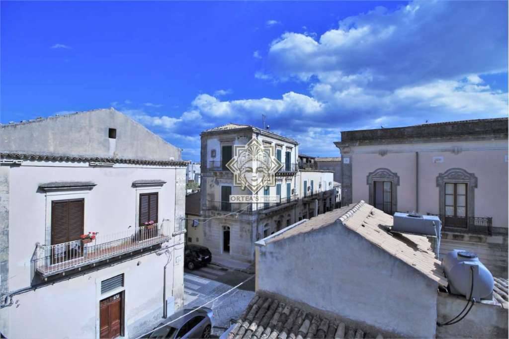 Palazzo - Stabile Principe Umberto, Noto