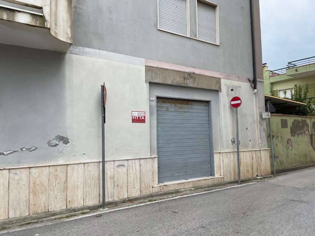 Negozio Via Giuseppe Mazzini, Mondragone
