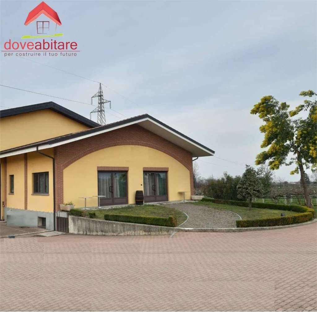 Negozio Stradale Torre Pellice, 113, Bricherasio