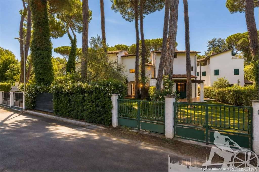 Villa Vittoria Apuana, Forte dei Marmi