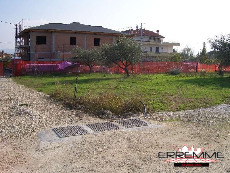 Terreno edificabile in Vendita a Rosciano Villa Oliveti