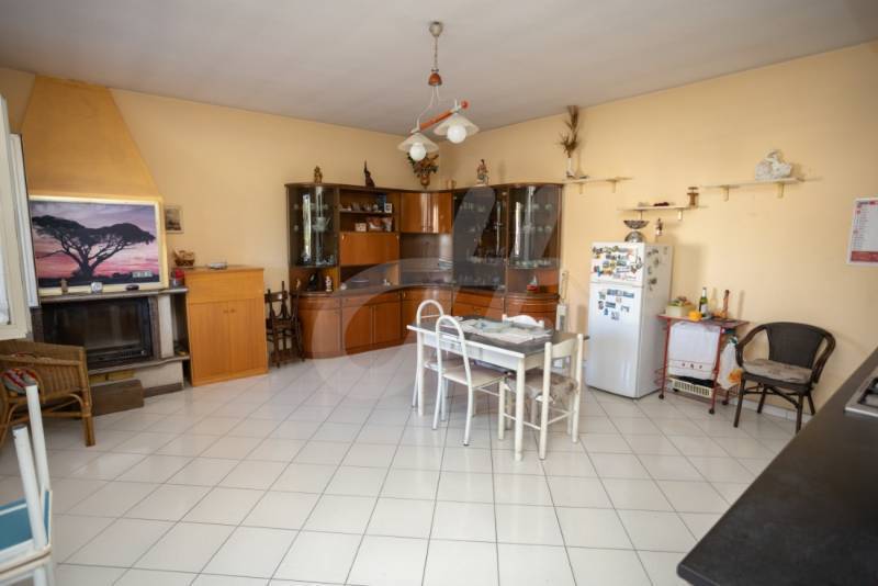 Casa indipendente Via La Frazia, Calvi