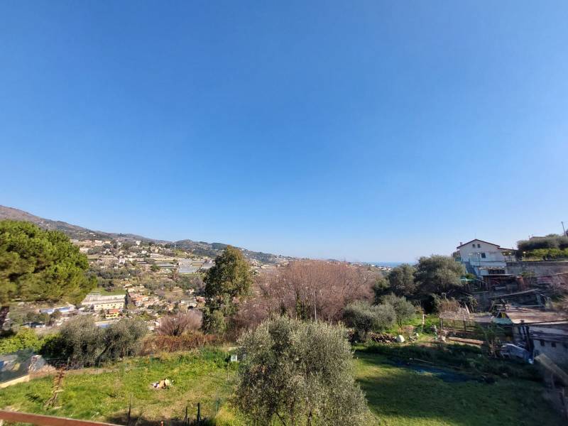 Porzione di casa in Vendita a Sanremo Strada Borgo